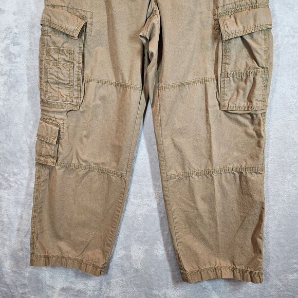 Eddie Bauer Mens 36x30 Khaki Cargo Pants Cotton Relaxed Fit Multi Pockets - Picture 4 of 16